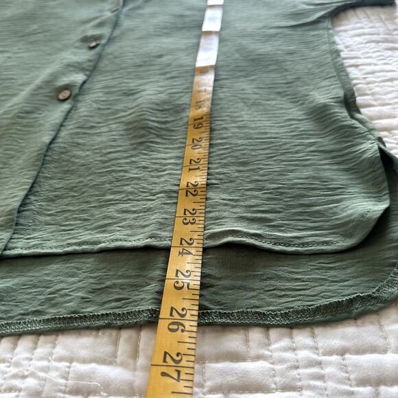 NWT C+D+M Short Sleeve Button Front Top Green Size Large - Picture 7 of 8